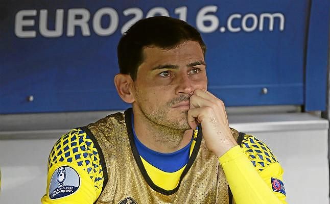 Casillas: "Estaría encantado de volver a la selección y al Real Madrid si me llamaran"