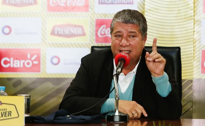 Hernán Gómez pide humildad en Ecuador, "respetar un poquito más"