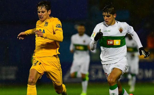 1-0. El Alcorcón asalta el liderato con un gol heroico en el tiempo añadido