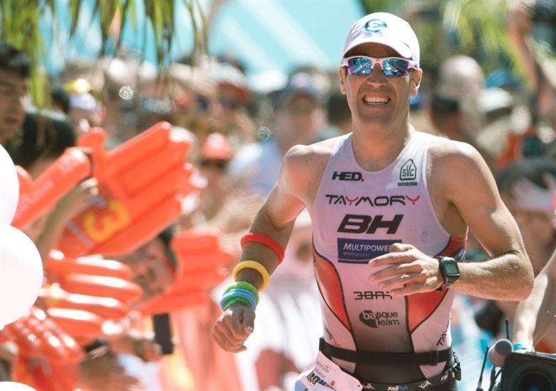 Eneko Llanos se impone en el Ironman de Arizona