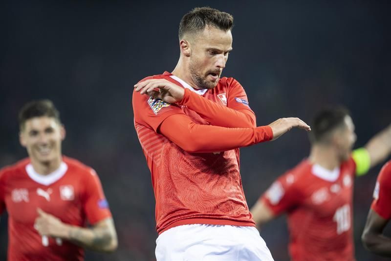 Inglaterra y Suiza, a la fase final, frustran a España y Bélgica