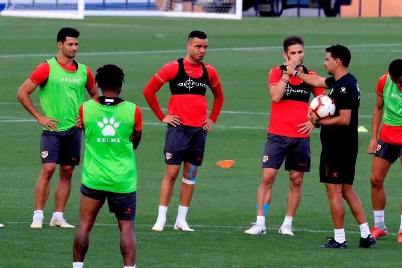 El Rayo Vallecano retoma los entrenamientos con ocho ausencias