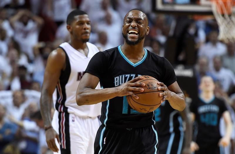 117-112. Walker anota 43 puntos y Willy Hernangómez 14 en el triunfo de los Hornets