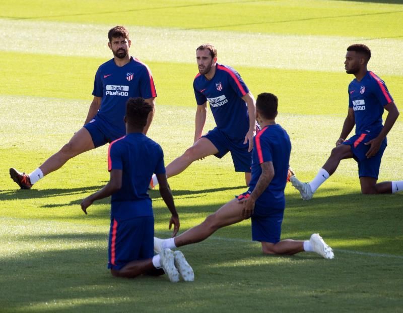 Simeone recupera efectivos para recibir al Barcelona