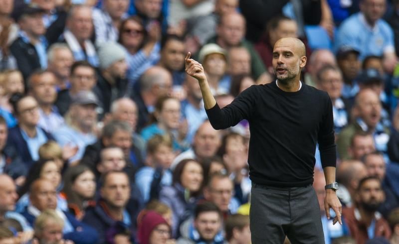 Guardiola evita la sanción por realizar comentarios sobre un árbitro
