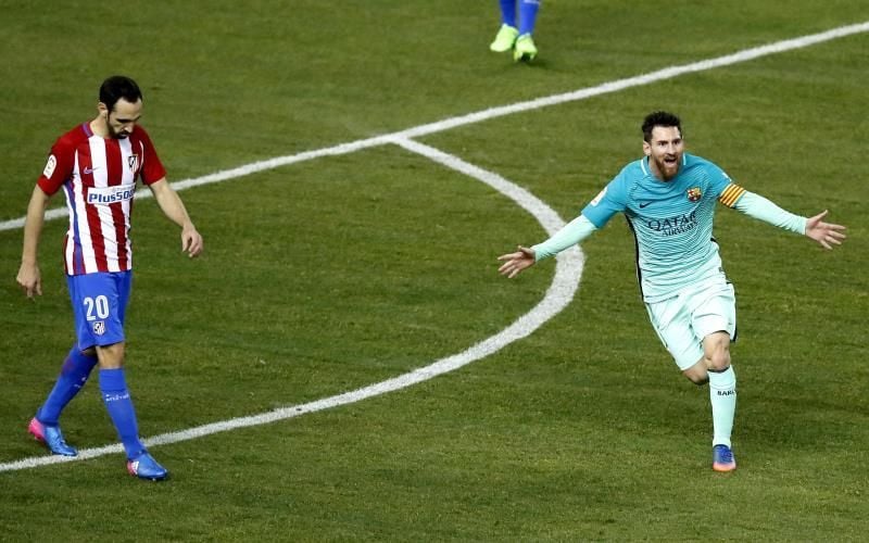 Juanfran: "Si puedes parar a Messi es estando juntitos y con muchas ayudas"