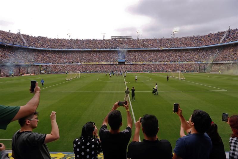 Clausuran la Bombonera por exceso de público en la práctica abierta