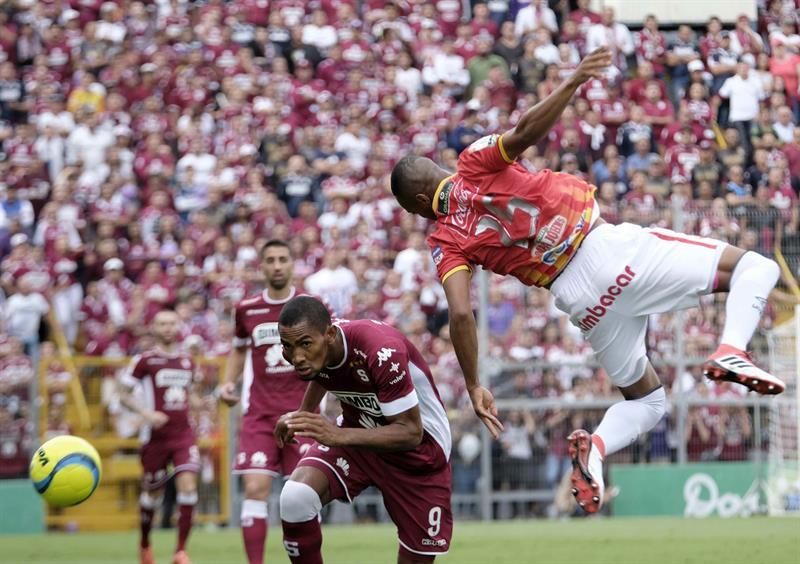 Herediano-Saprissa y San Carlos-Alajuelense inician las semifinales del fútbol en Costa Rica