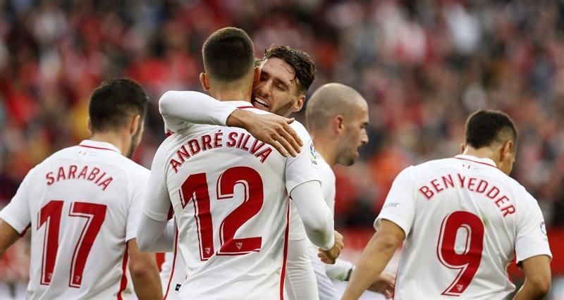 1-0. Un gol de André Silva sitúa líder a un Sevilla sin vértigo a las alturas