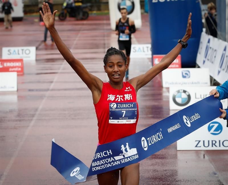 El keniano Kiprono y la etíope Negesse ganan el maratón de San Sebastián