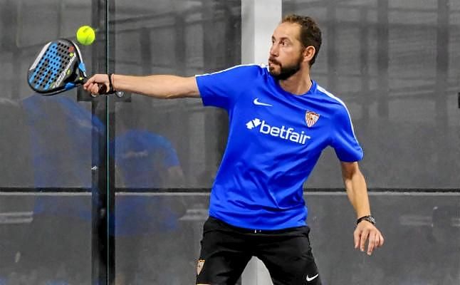 Pádel y 'Facetime', así desconecta Machín del fútbol