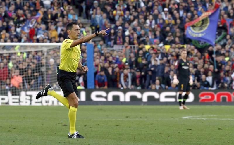 Árbitros y encargados del VAR para la jornada 14