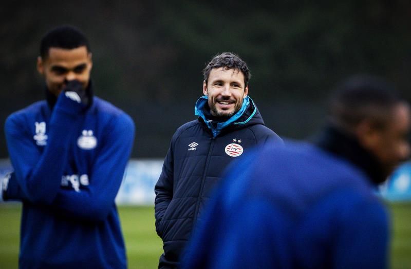 Van Bommel, sobre las bajas del Barcelona: "Las lesiones nunca son positivas"