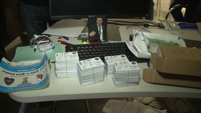 Incautan 320 entradas en blanco y 34 vigentes en el allanamiento del Monumental