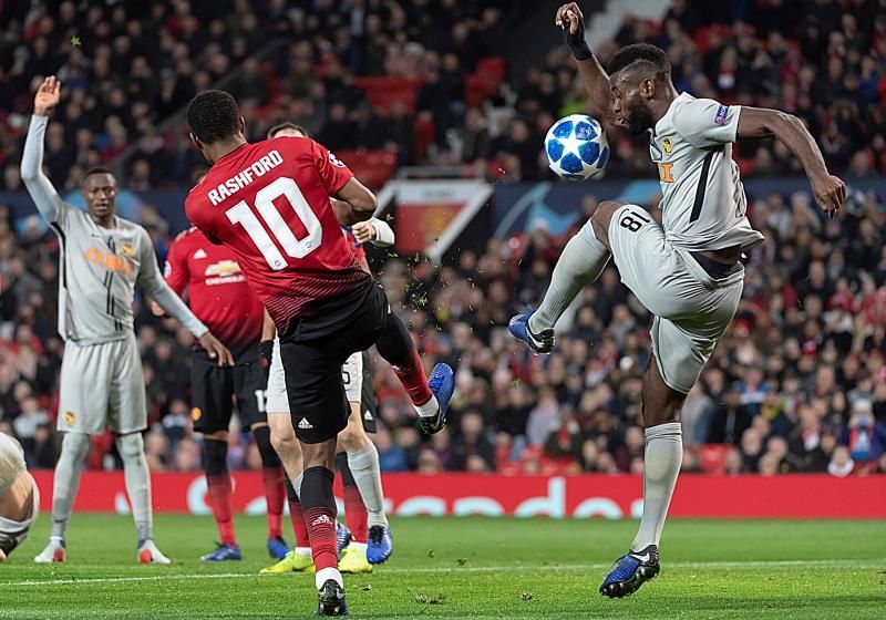 1-0. Fellaini esconde las vergüenzas del United, que estará en octavos