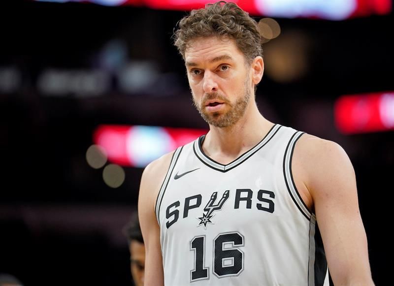 Pau Gasol sufre una fractura por estrés en el pie izquierdo y es baja indefinida