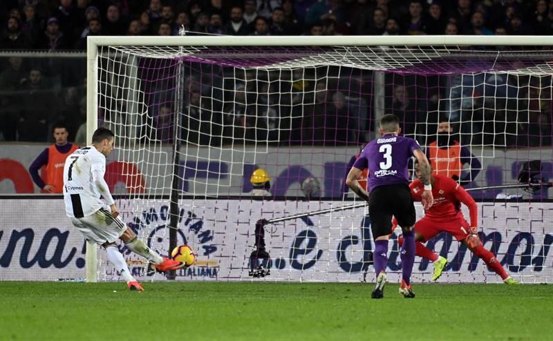 Bentancur y Cristiano lideran la goleada 3-0 de la Juventus en Florencia