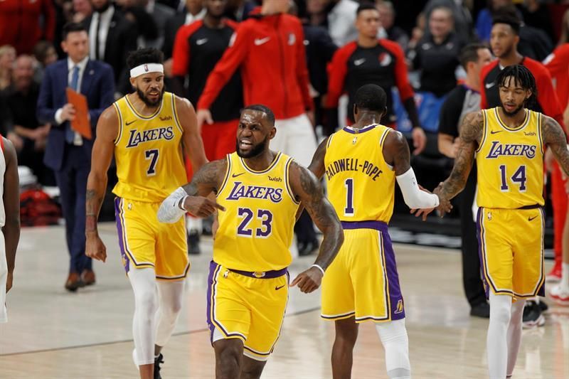 Los Lakers de LeBron James repiten en el 'NBA Sundays' frente a los Suns
