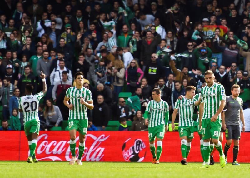 1-0: El gol de Junior revitaliza al Betis y corta la racha de la Real