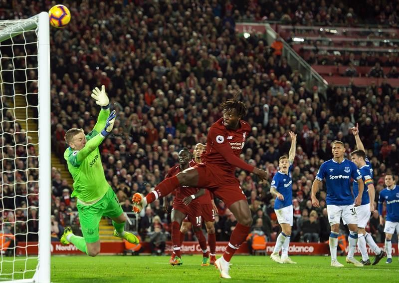 Un error de Pickford da la victoria al Liverpool frente al Everton (1-0)