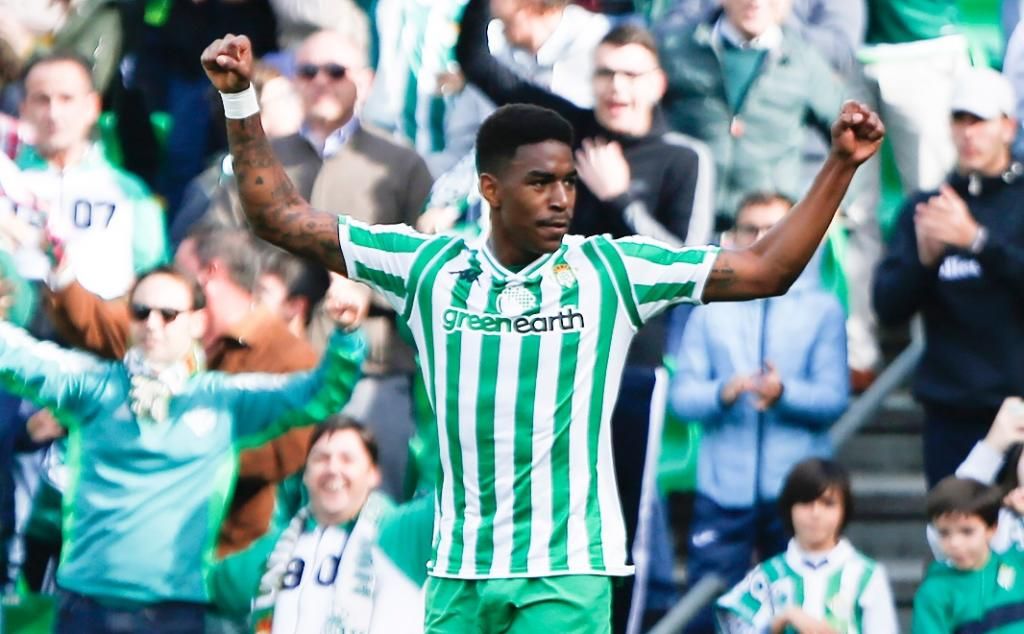 Junior: "Vi el hueco y la coloqué junto al palo"