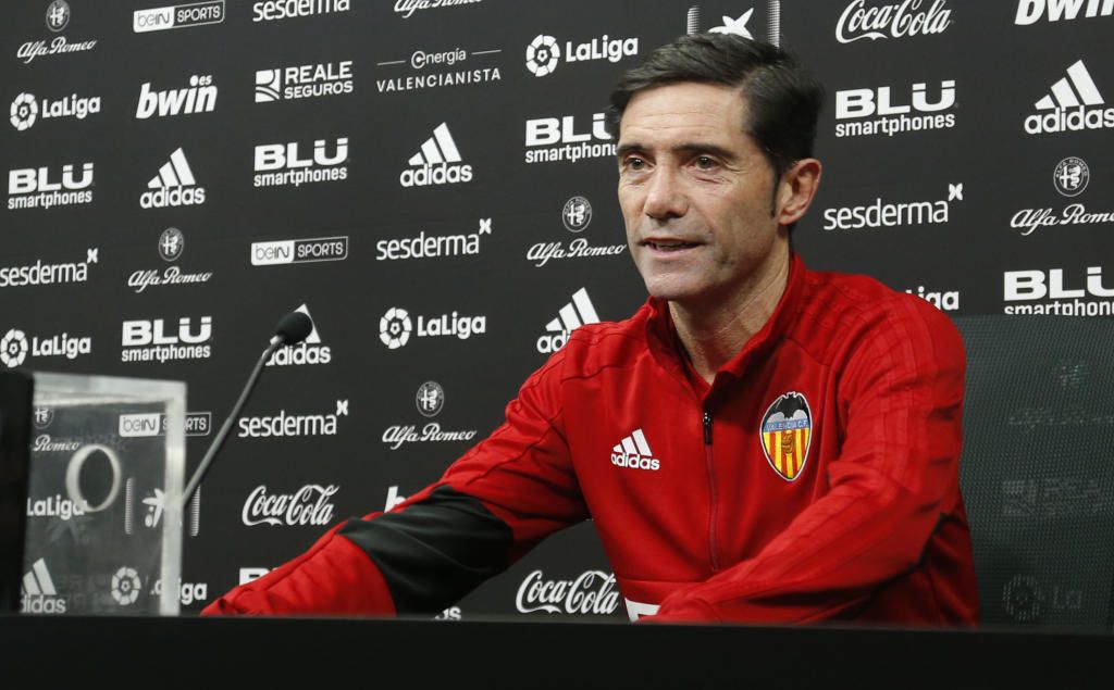Marcelino ve "normal mirar al Sevilla" y que ya verán si van a "tope" en Copa