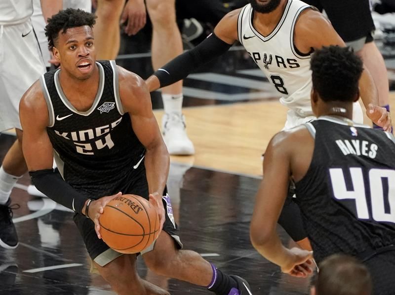 105-122. Hield y los Kings hunden a los Suns