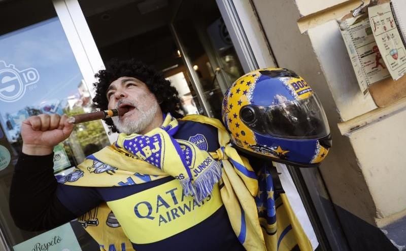 Los aficionados de Boca en Madrid se preparan para la final de sus vidas