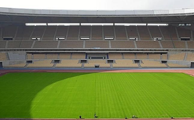 El Estadio de La Cartuja cierra por el deterioro de su cubierta principal