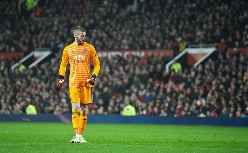 El Liverpool sigue la estela del líder y el Chelsea pincha en Wolverhampton