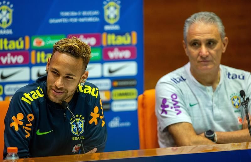 Tite recomendó a Neymar mostrar su "lado humano con más frecuencia"
