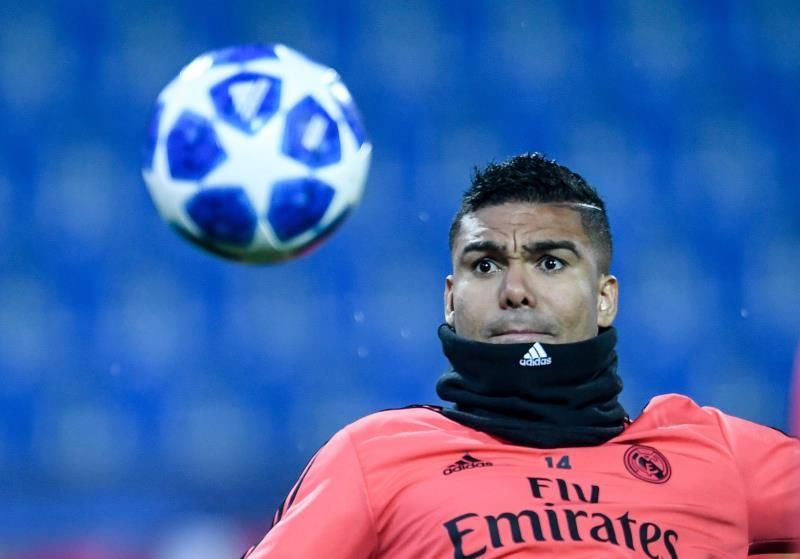 Casemiro ya hace trabajo de césped