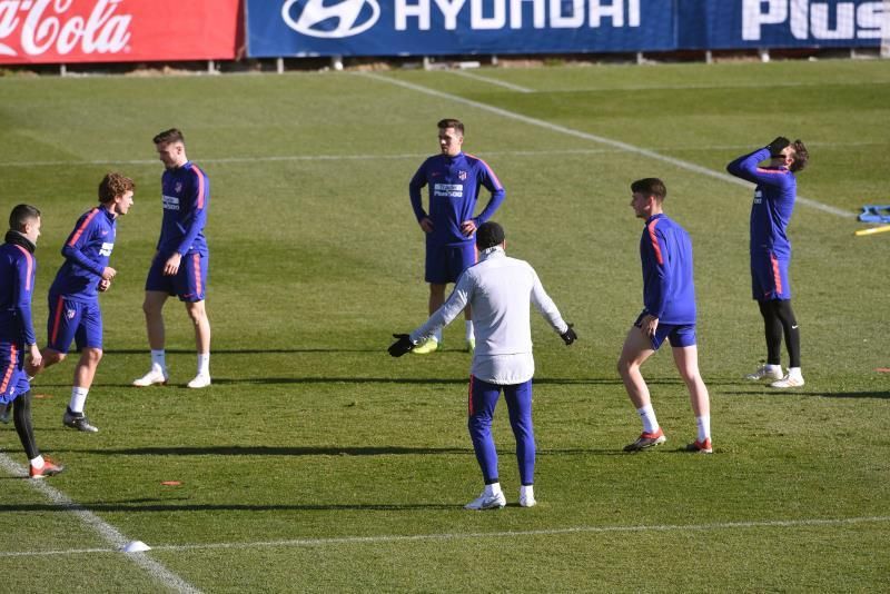 Simeone: "No hemos hablado con el club de fichar"