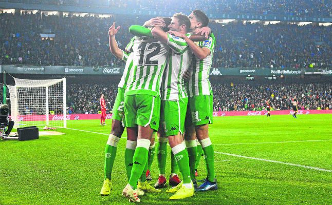 El Betis se reconcilia con su estadio