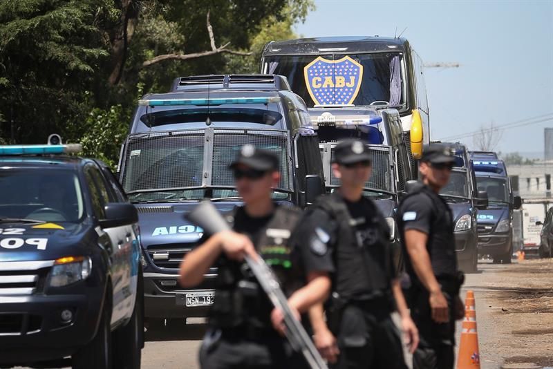 Boca Juniors regresa a Argentina en silencio y comienza sus vacaciones