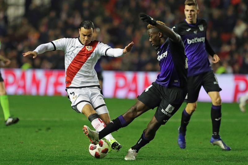 Raúl de Tomás, baja importante del Rayo Vallecano frente al Real Madrid