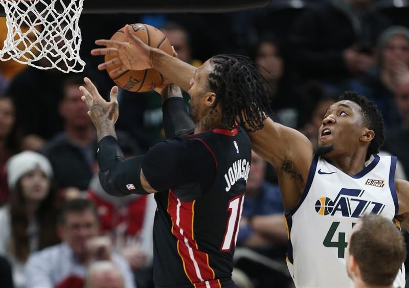 111-84. Mitchell dirige el ataque de los Jazz