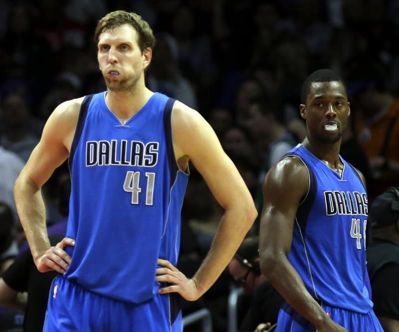 114-107. Barnes y los Mavericks siguen a la caza de la división