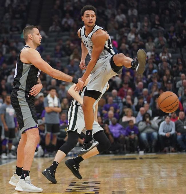 141-130. Bjelica se convierte en director del ataque de los Kings