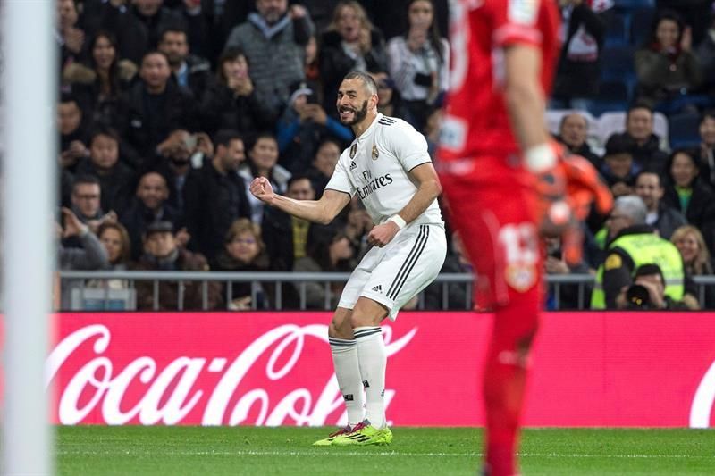 1-0. Benzema alivia a un Real Madrid sin confianza