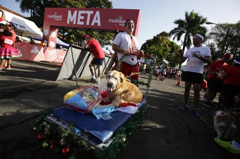 Santas Race, una carrera en Panamá llena de color en la que nadie tiene apuro