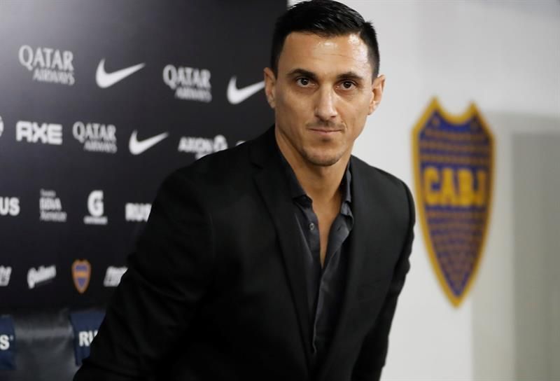 Nicolás Burdisso firma como director deportivo de Boca Juniors