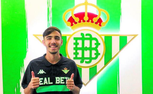 El Betis le echa el lazo a Roberto Abreu