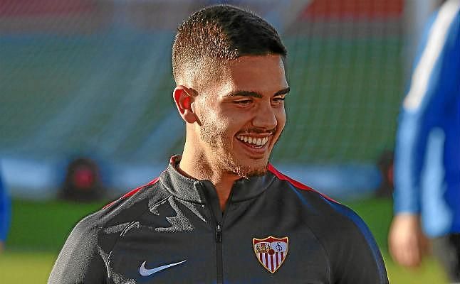 André Silva: "Me encanta jugar aquí en el Sevilla"