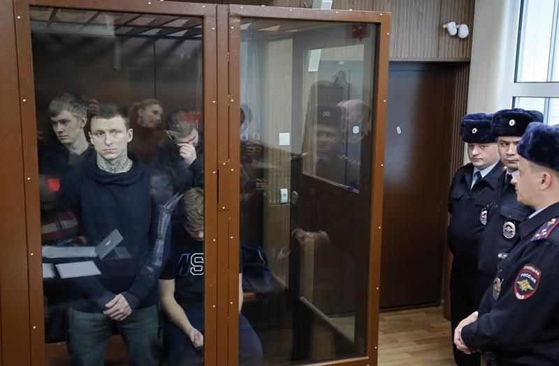 Modifican uno de los cargos contra los futbolistas rusos Mamáev y Kokorin