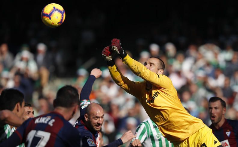 Pau López: "Fue una lástima porque el penalti no iba bien tirado"