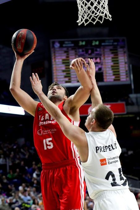 80-74. El Real Madrid sobrevive a un gran UCAM y ya está en la Copa