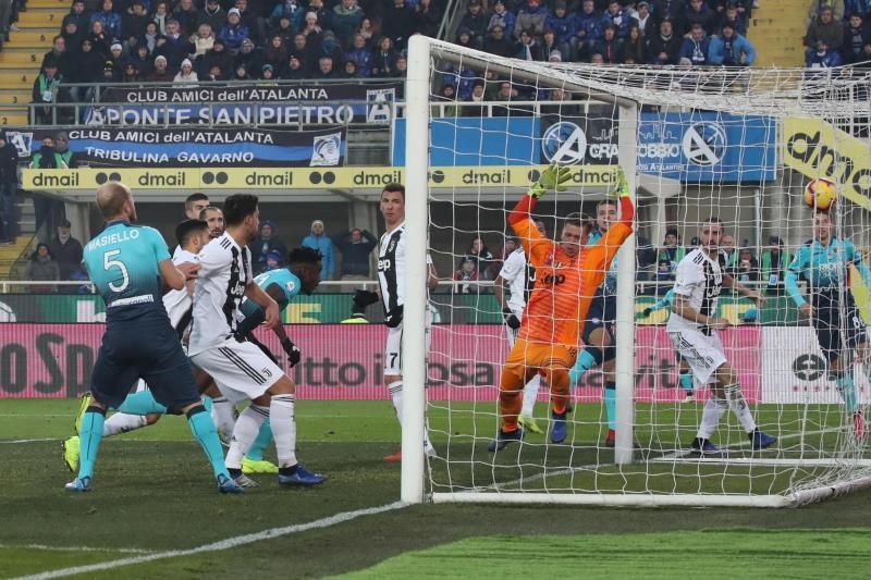 Cristiano evita la primera derrota del Juventus, el Lazio gana y el Milan se hunde