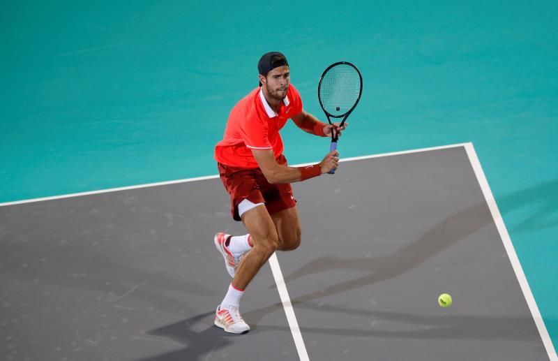 Khachanov será el rival de Djokovic en las semifinales de Abu Dabi