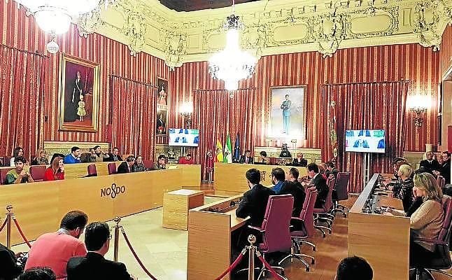 El Pleno de Sevilla firma una declaración en contra de "cualquier venta especulativa" del Sánchez-Pizjuán